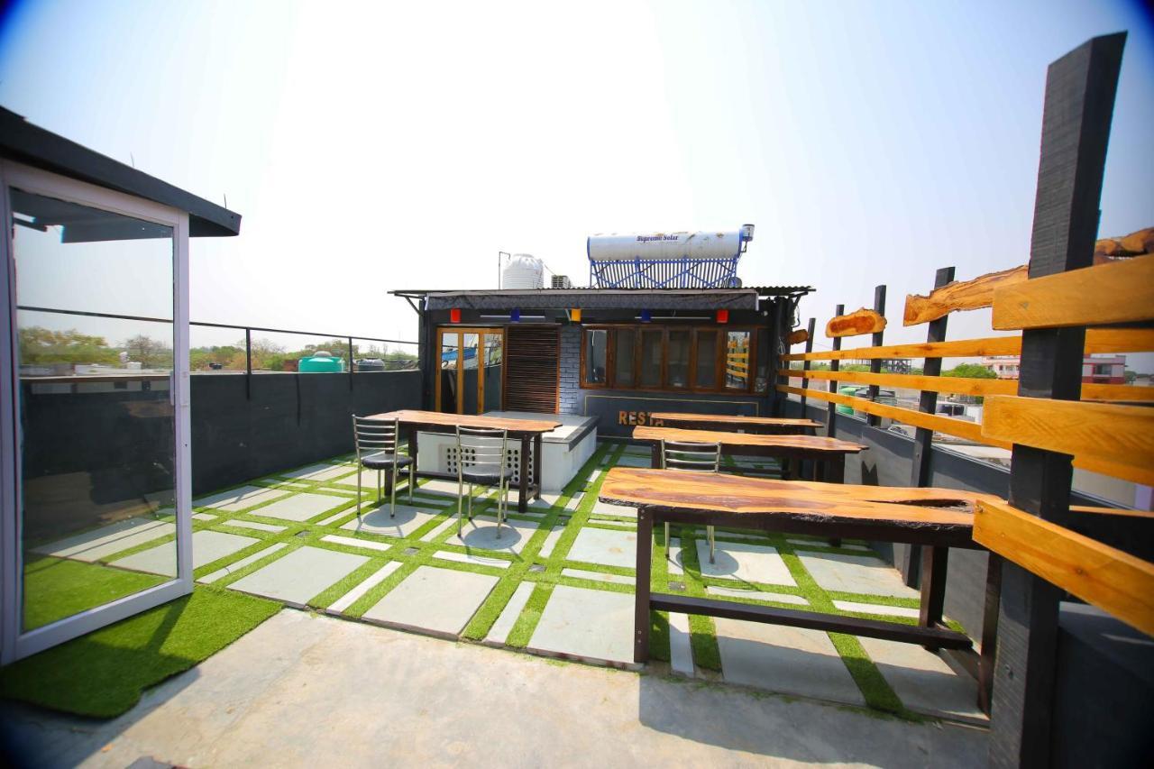 Osakataj Hotel Agra  Exterior photo