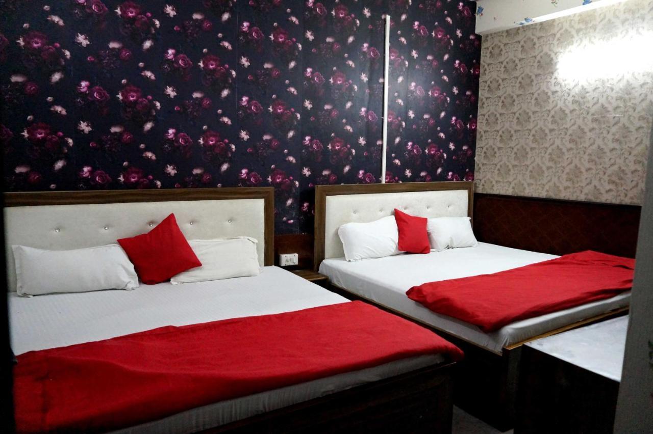 Osakataj Hotel Agra  Exterior photo